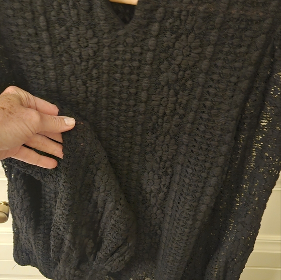 Ladies black lace top - Picture 4 of 4